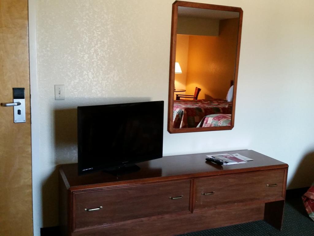 Budget Host Inn Sandusky Habitación foto